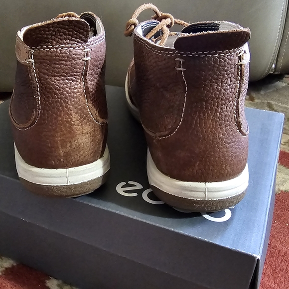 Ecco Leather Sneakers - Picture 4 of 7